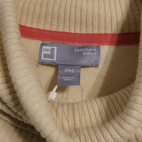 𝅺jcpenney  Long Sleeve Cowl Neck Sweater - Picture 2 of 10